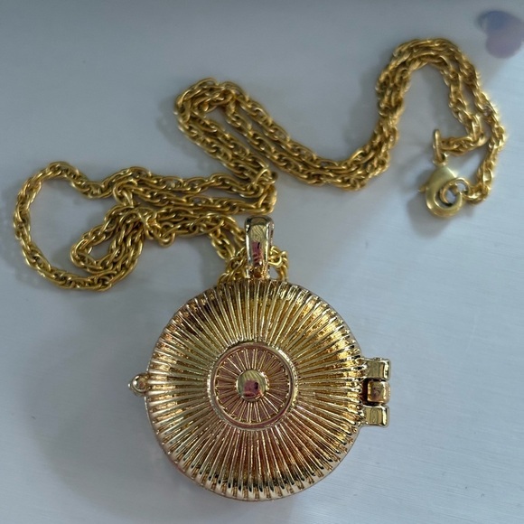 Floral Rhinestone Locket Pendant Necklace~ Gold Tone~ - Picture 7 of 9